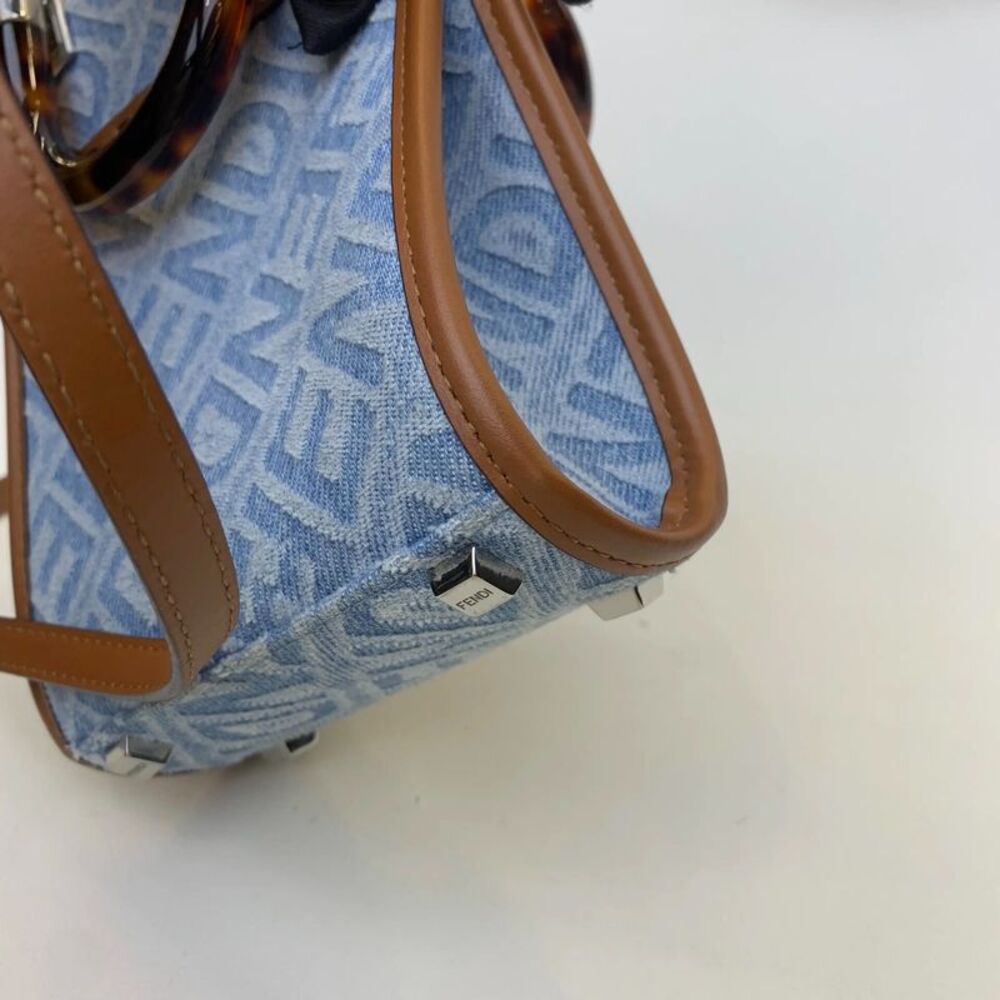 Fendi Women Pre-Loved Bag Very Good Condition - Picture 9 of 9